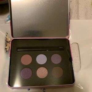 NYX PARADISE FLUFF EYESHADOWS WITH EYELINER